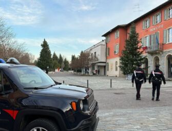 Quattro Castella. Aggredì e minacciò di morte il marito, scattano denuncia e braccialetto elettronico