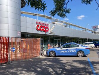 Reggio. Si aggira nel parcheggio della Coop di via Sani con il crack: denunciato