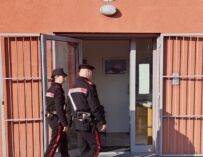 Palpeggia donna a Reggio, poi atti osceni a Rubiera: denunciato per violenza sessuale