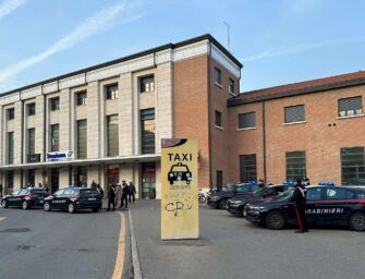 Reggio. In “zona rossa” con coltello e hashish: denunciati due giovani