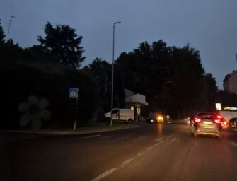 A Reggio lampioni accesi solo 30 minuti dopo il tramonto: così la città resta al buio (di V.D.L.)