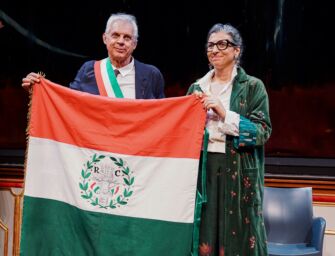 Reggio, niente revoca del Primo Tricolore a Francesca Albanese: il consiglio vota “no”