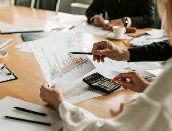 In calo le stime sul Pil reggiano a fine 2025: in tre mesi sono scese da +0,8% a +0,5%