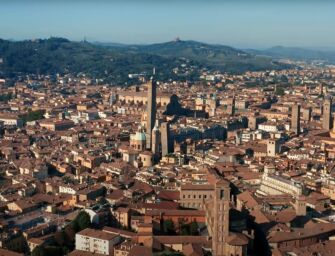 Bologna, Borgonzoni attacca: “Il Comune non ha usato i fondi Pnrr per la Garisenda”