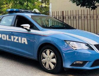 Reggio. Tentò di rapinare un supermercato armato di coltello: arrestato