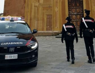 Cadelbosco Sopra, sessantenne fermato vicino alla chiesa con 72 grammi di hashish