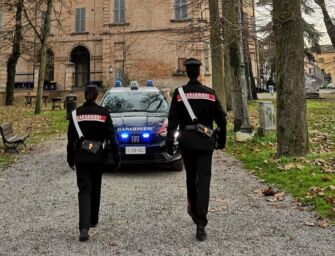 Fermato al cimitero di Cadelbosco Sopra con 50 grammi di cocaina in tasca: arrestato