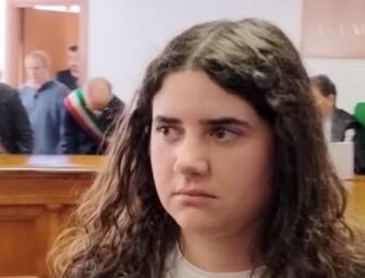 Neonati sepolti in giardino, la difesa: “Chiara Petrolini incapace perché dissociata”