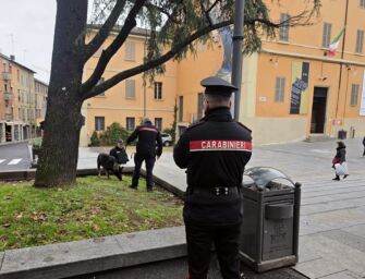 Giornata di controlli a Reggio: due persone denunciate per spaccio e resistenza