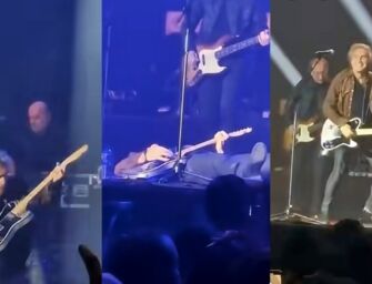 “Cadremo ballando”: a Modena Ligabue perde l’equilibrio e cade sul palco [VIDEO]