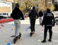 Reggio, la Polizia locale nelle scuole per insegnare l’uso dei monopattini elettrici