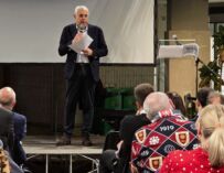 Reggio, Massari “bacchetta” i residenti della stazione. FdI: “Pensi a risolvere i problemi”