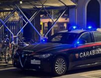 Reggio, furto notturno con spaccata in rosticceria: rubati generi alimentari e vino
