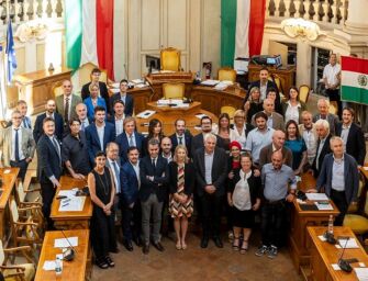 Reggio, ecco i sette “stakanovisti” in Sala del Tricolore: presenti a tutti i consigli del 2025