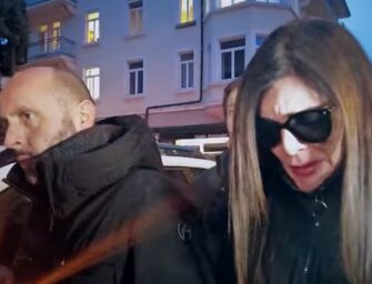 Strage di Crans-Montana, Jacques Moretti libero su cauzione. Meloni: “Indignata”