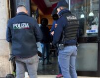 Reggio, Polizia in zona stazione ed ex Reggiane: allontanate due persone straniere