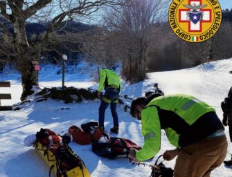 Incidenti sulla neve, doppio intervento del Soccorso alpino al lago Calamone e a Cerreto Laghi