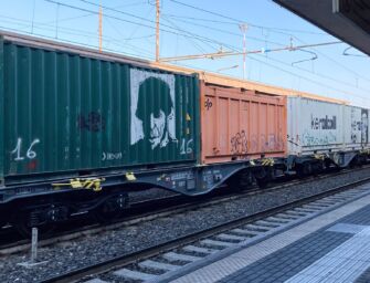 Sabotaggi alle ferrovie, altri cavi tranciati a Bologna: presa di mira la linea merci