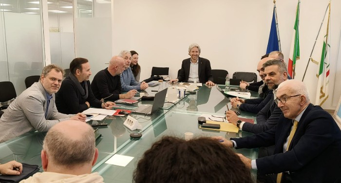 L'incontro in Regione Emilia-Romagna tra la proprietà di Inalca e i sindacati sul futuro dei lavoratori dello stabilimento di Reggio Emilia