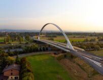 Reggio, il 24 febbraio i ponti di Calatrava si illuminano di giallo e blu per la pace in Ucraina