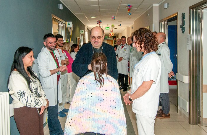 La visita del vescovo della diocesi di Reggio Emilia e Guastalla Giacomo Morandi all'ospedale Sant'Anna di Castelnovo ne' Monti