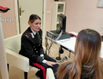 Castelnovo Monti. Abusi sessuali sulla figlia, scattano divieto di avvicinamento e braccialetto