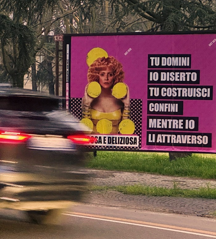 Un cartellone stradale della campagna 2026 del Comune di Reggio Emilia per l'8 marzo