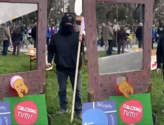 La ghigliottina di cartone