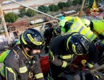 Incidente sul lavoro a Toano, grave un operaio di 45 anni schiacciato da assi di legno