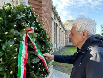 Giornata nazionale vittime Covid-19, Massari depone una corona d’alloro al cimitero
