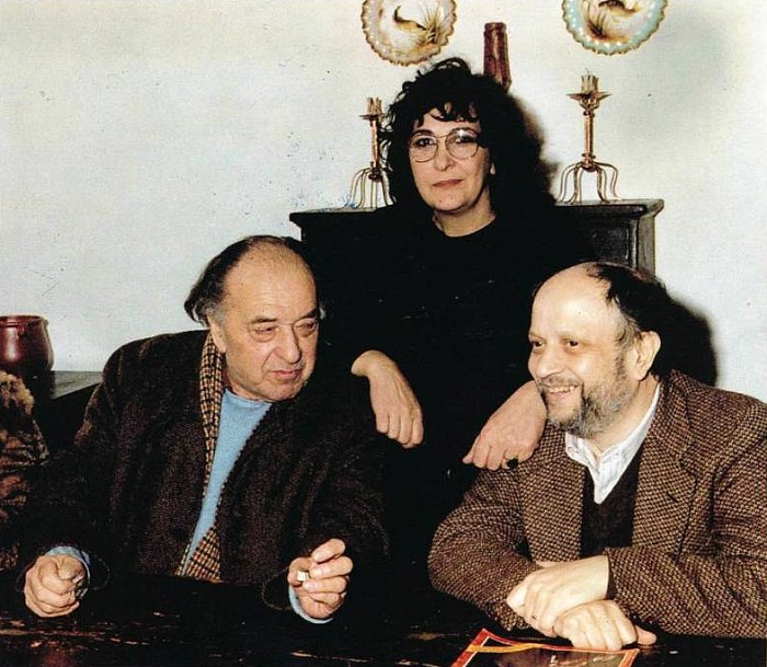 Rosanna Chiessi tra Emilio Villa e Corrado Costa