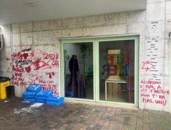 A Cavriago ritinteggiate le pareti dell’Eighth Day Bar deturpate dai vandali