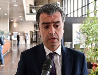 Ye alla Rcf Arena, l’affondo di Fratelli d’Italia: “Teatrino indecente della giunta Massari”