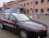 Reggio. Si presenta in ospedale ubriaco e danneggia i bagni del pronto soccorso: denunciato