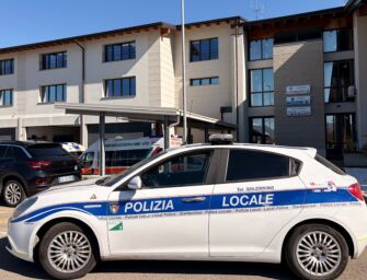 Castelnovo Monti, aggredisce un agente della Polizia locale nella sede del comando