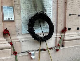 Castellarano, bruciata la corona di fiori deposta il 25 aprile alla chiesa di Santa Croce