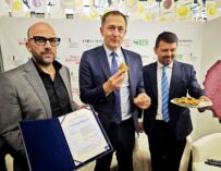 A Vinitaly una pergamena Ue certifica l’erbazzone reggiano come prodotto Igp