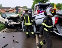 Scontro tra auto a Zurco di Cadelbosco Sopra, una si ribalta: ferite due persone