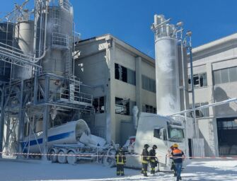 A Poviglio esplode cisterna piena di polvere di alluminio, ferito un operaio