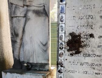 Villa Bagno, alla vigilia del 25 aprile imbrattato di escrementi il monumento ai caduti