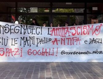 Reggio, il coordinamento Rabûn occupa per un’ora l’ingresso del liceo Moro