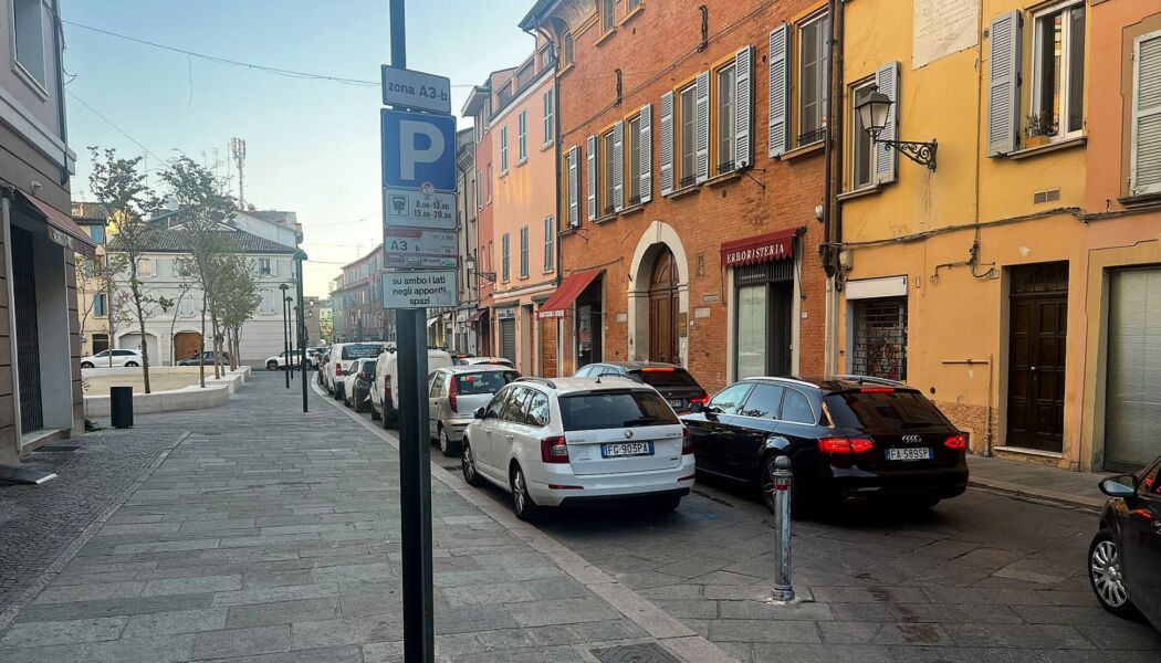 Traffico in via Roma a Reggio Emilia