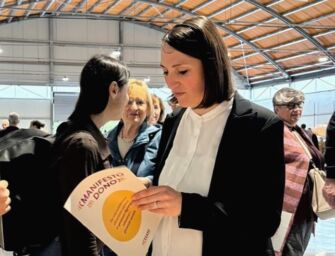 Fratelli d’Italia contro Fornili (al nono mese di gravidanza) per un’assenza in commissione. Pd: “Pochezza politica e umana”