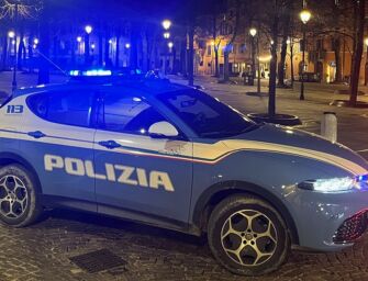 Triplice denuncia domenicale a Reggio: resistenza a pubblico ufficiale, armi e ricettazione