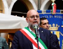 Attentato di Modena, il fratello della vittima querela il sindaco Mezzetti per diffamazione