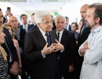 Auto sulla folla a Modena, il presidente Mattarella e la premier Meloni in visita alle persone ferite