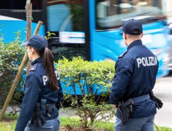 Modena. Lancia molotov contro la rivale in amore, arrestata ragazza di 17 anni