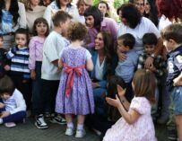 Kate a Reggio, i bambini chiedono alla principessa di tornare. Lei promette: “Sì, certo”