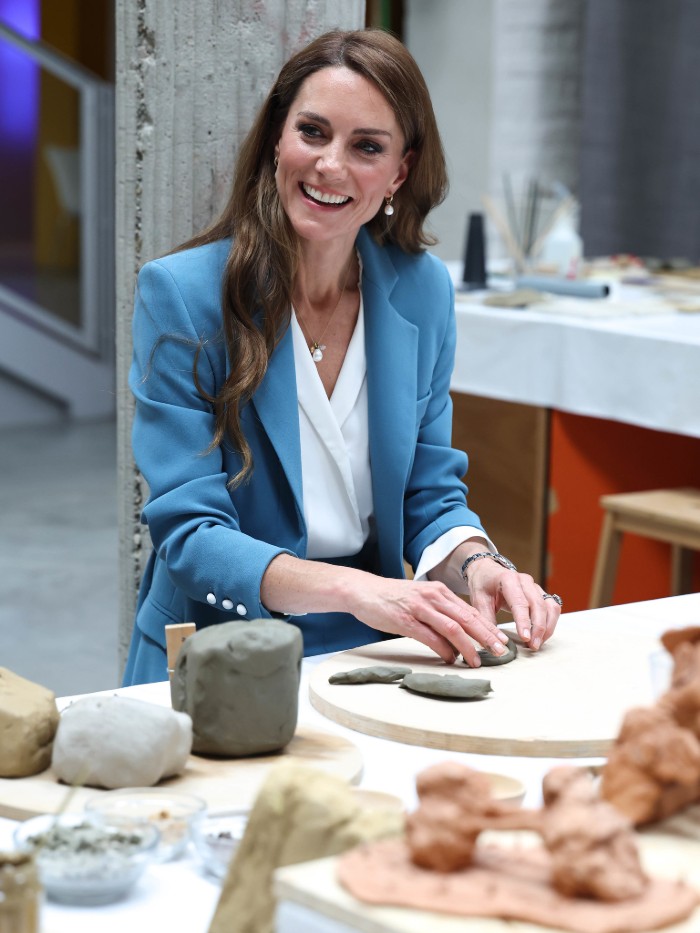 La principessa del Galles Kate Middleton in un atelier del Centro internazionale Loris Malaguzzi di Reggio Emilia - ph. Andrew Parsons / Kensington Palace
