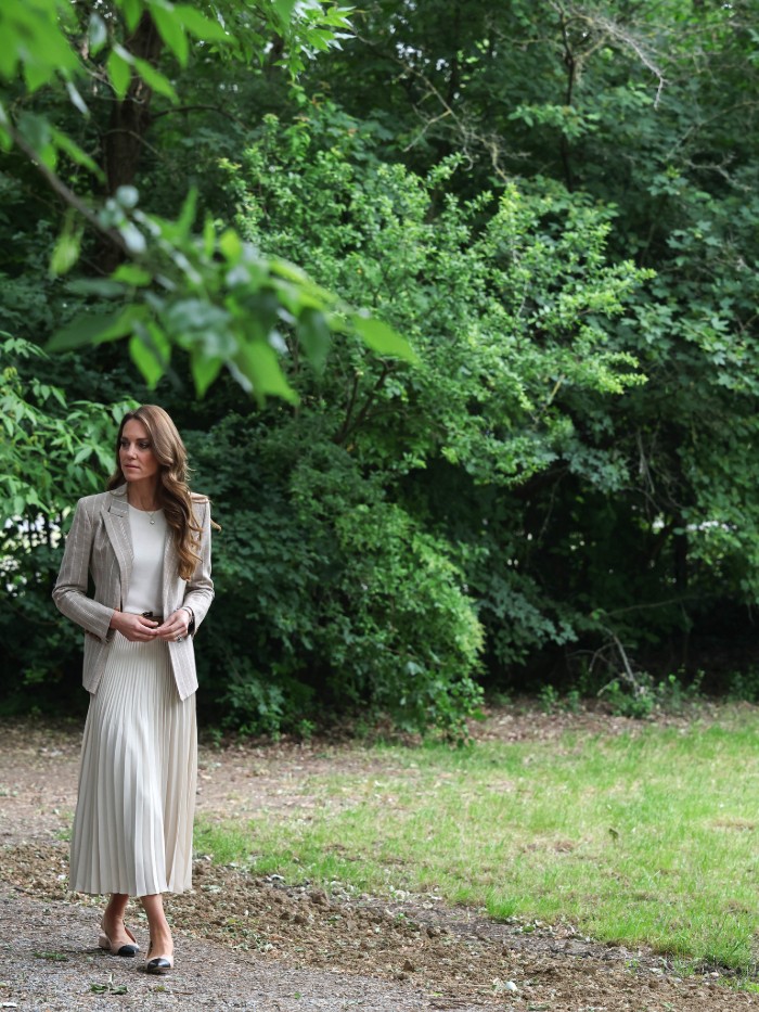La principessa del Galles Kate Middleton nel parco del nido d'infanzia comunale Salvator Allende di Reggio Emilia - ph. Andrew Parsons / Kensington Palace
